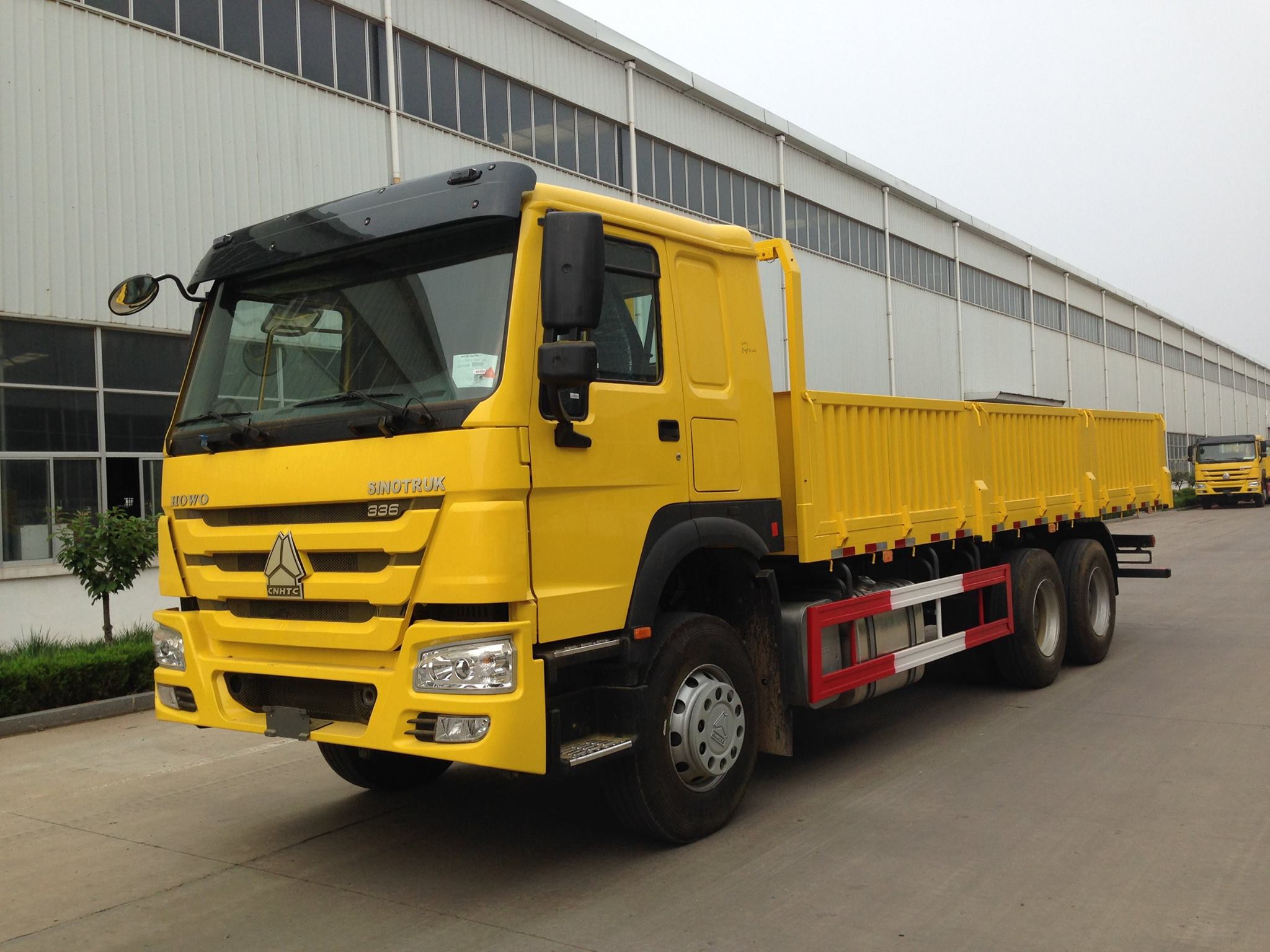 Sinotruk HOWO 6×4 fence cargo Truck