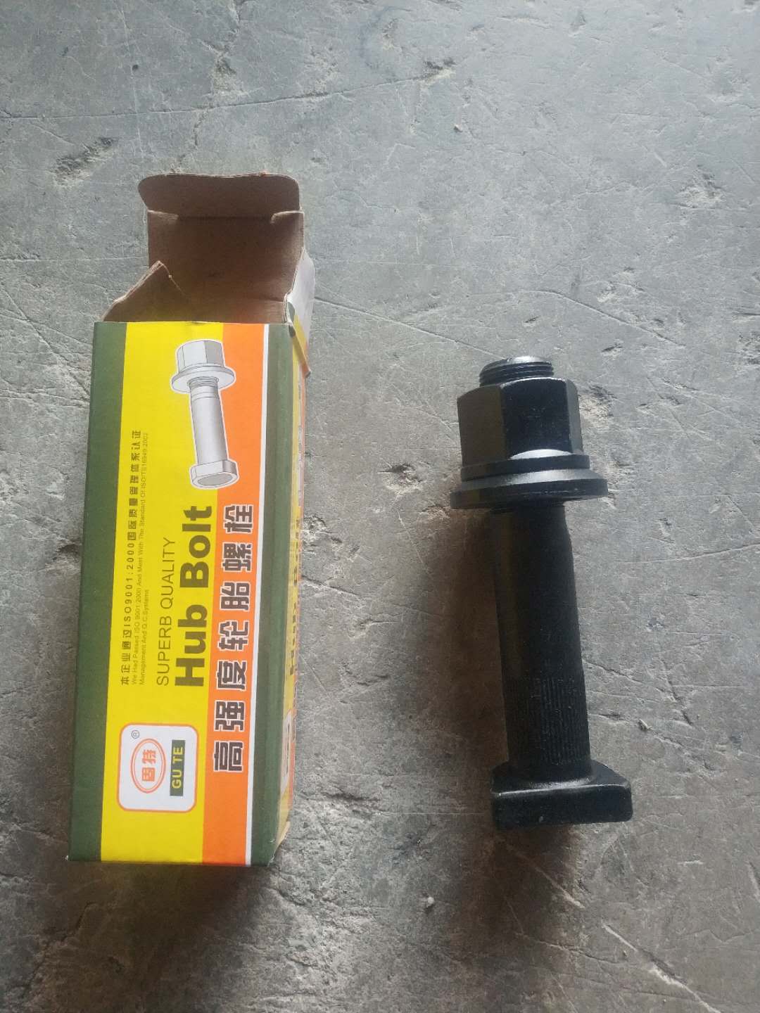 SHACMAN/HOWO TRUCK REAR WHEEL BOLT 199012340123